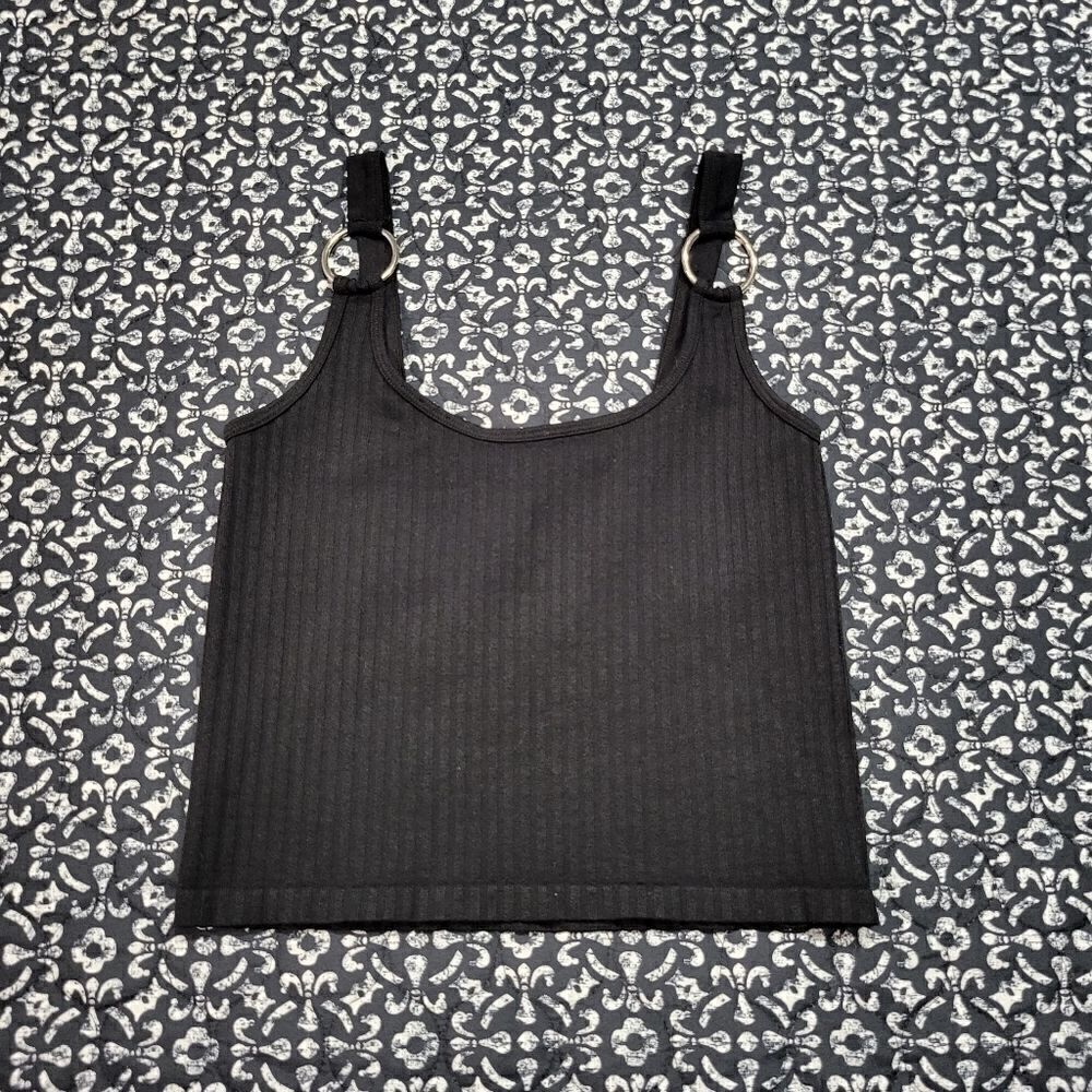Bella Seamless Black Ribbed Classic Clean Beauty Basic Cropped Tank Top